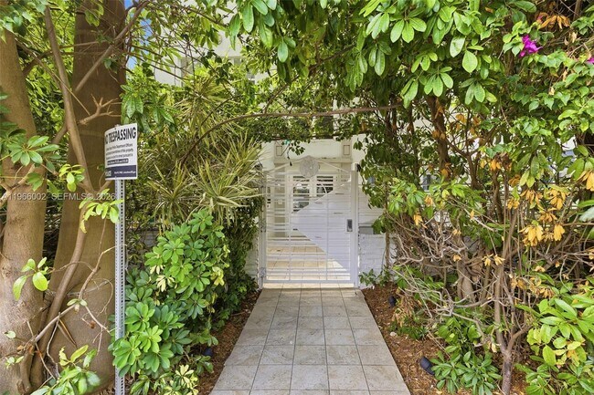 Building Photo - 1550 Drexel Ave