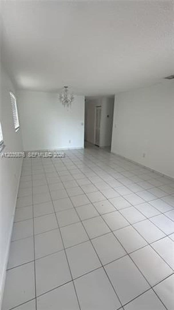Building Photo - 830 W 75th St