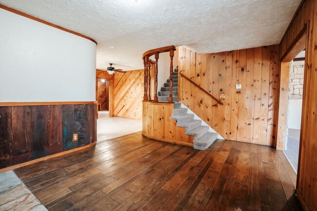 Building Photo - 122 Brennan St