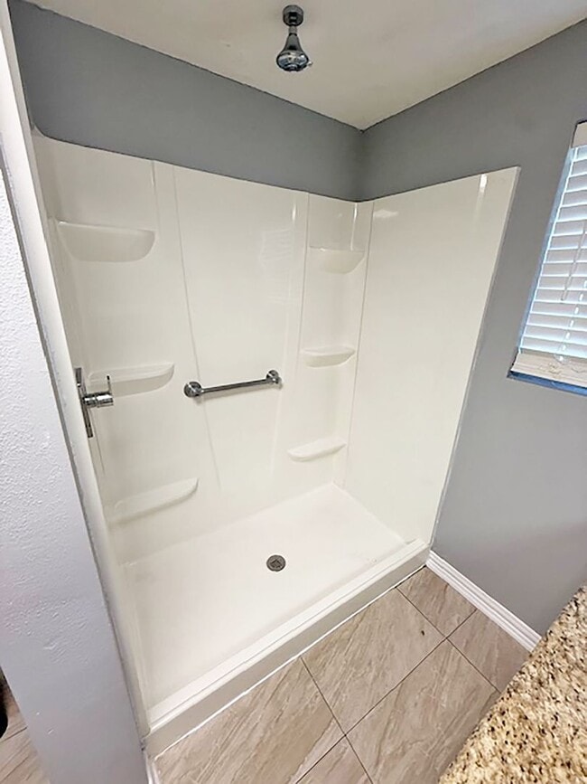 Building Photo - Nice 3 Bdrm 1 Bath Home in Gunter Texas