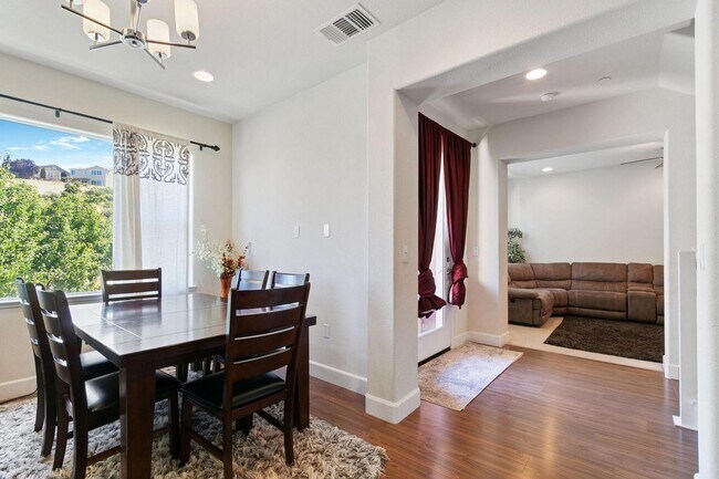 Building Photo - 3655 Branding Iron Pl