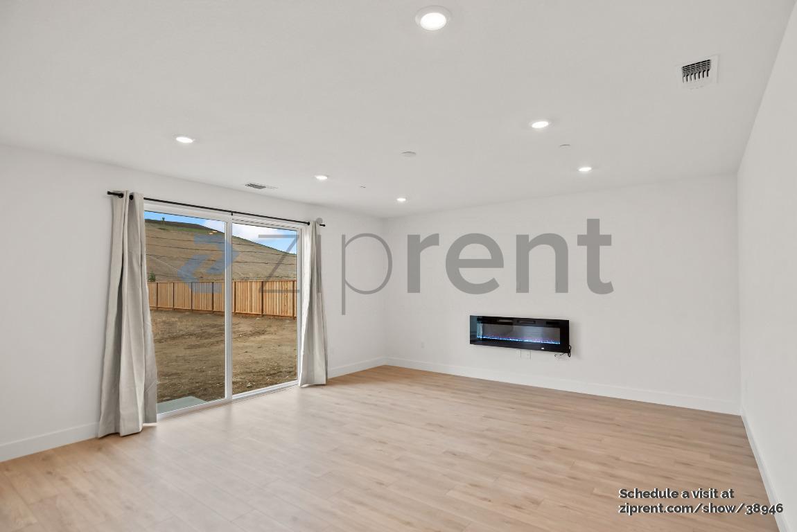 Building Photo - 7799 Lamplight Ct