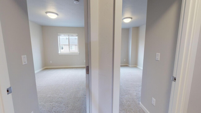 Building Photo - Sonny Estates: Stylish Floor-Plan, Easy Commute To Nike & Intel, Central Air, Small Dog w/ Pet Re...