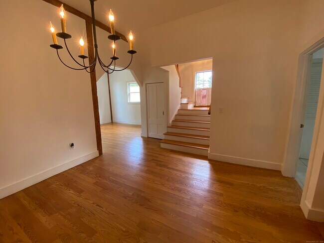 Building Photo - 143 Peters Ln