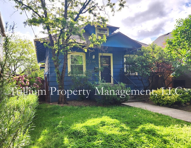 Building Photo - 4542 NE 32nd Pl