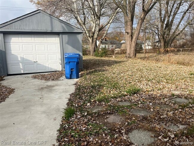 Building Photo - 21431 La Salle Blvd