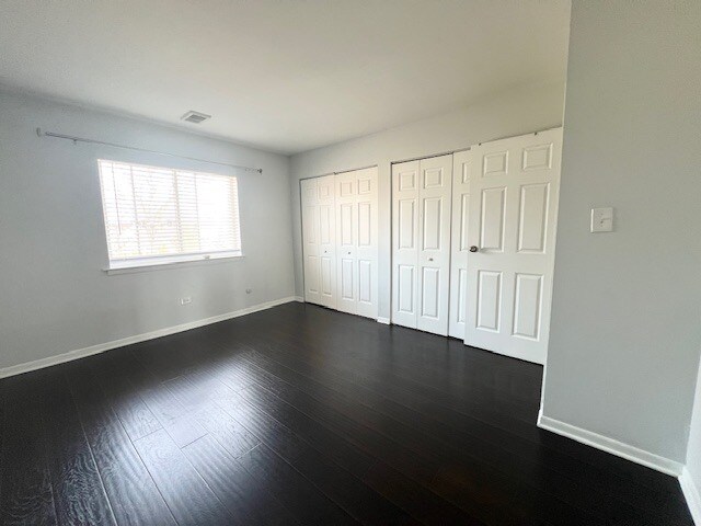 Building Photo - 9430 Bay Colony Dr