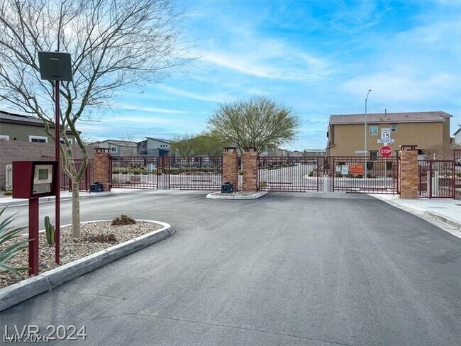 Building Photo - 7481 Moonglade St