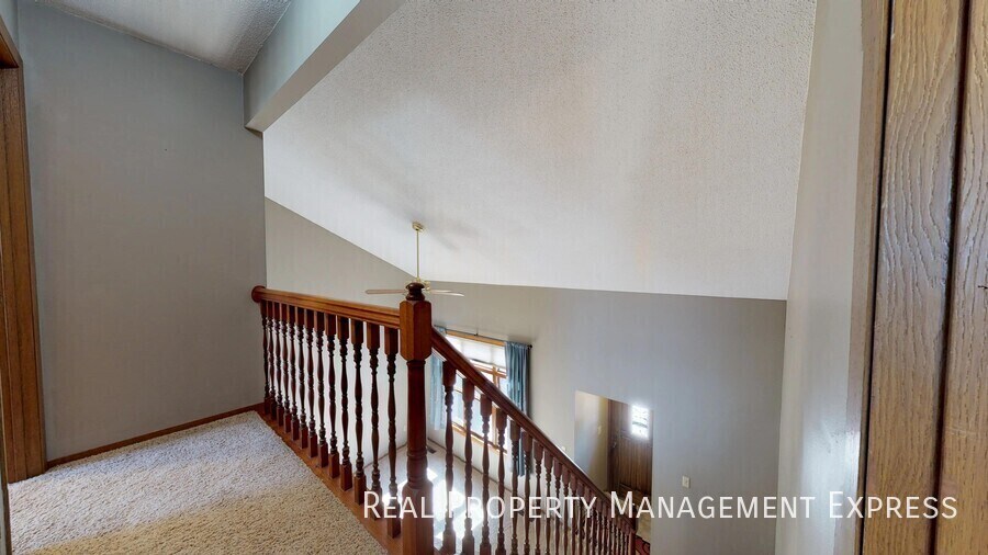 Building Photo - 4712 E Blazewood Dr