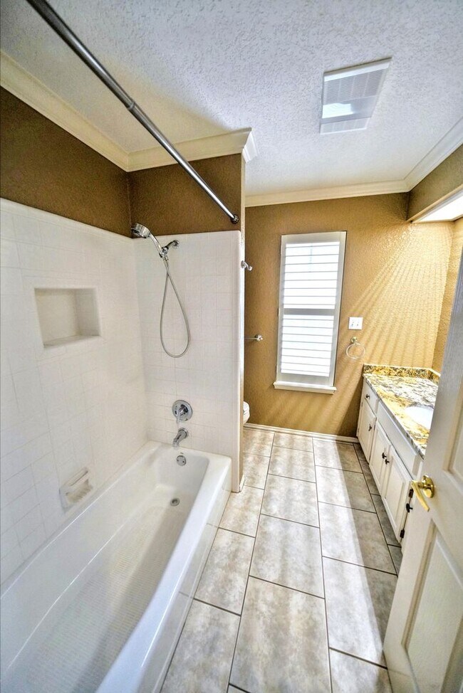 Building Photo - Executive Home in Greenshire with Luxurious Updates and Spacious Outdoor Living - Agent Commissio...