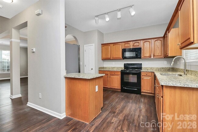 Building Photo - 6939 Brachnell View Dr