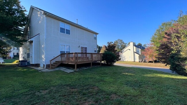 Building Photo - 201 Tecumseh Ct