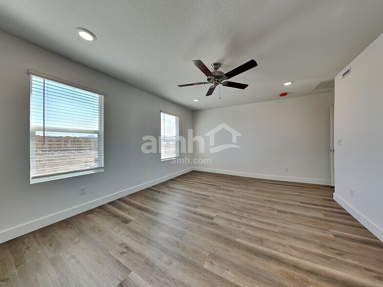 Building Photo - 10530 Lagaspi Dr