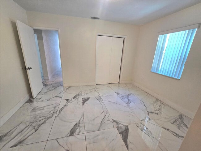 Building Photo - 2217 Grant St