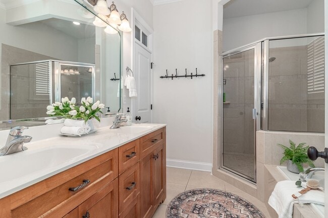 Building Photo - Lovely Riverwood Home