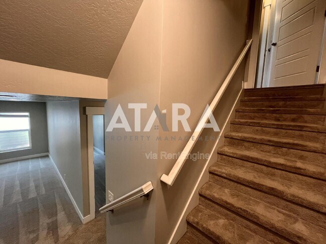 Building Photo - 5011 N Marble Fox Way