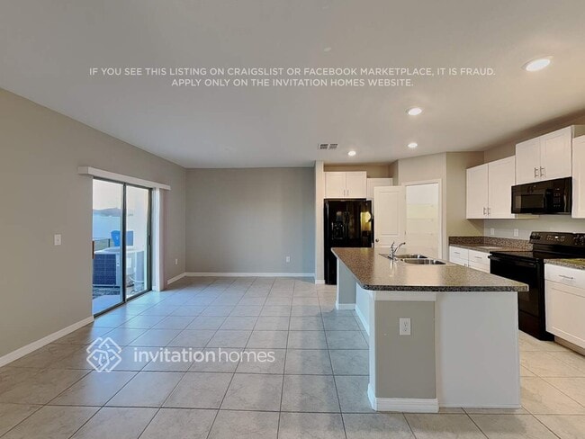 Building Photo - 15618 Greenleaf Bay St