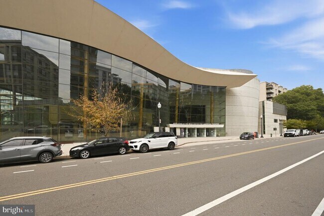 Building Photo - 800 4th St SW