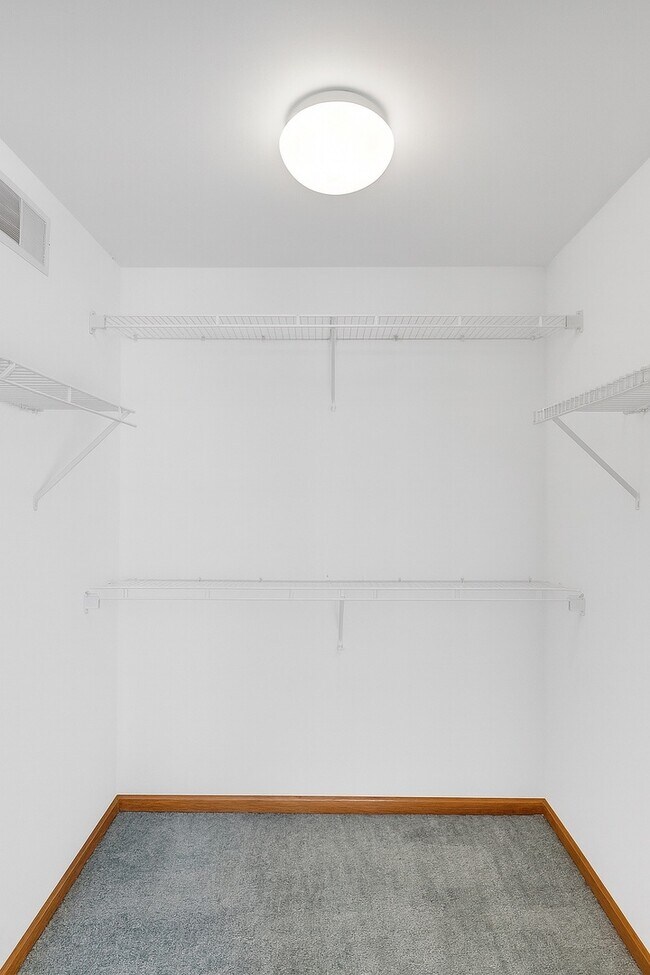 Building Photo - 10549 Wakefield Ln