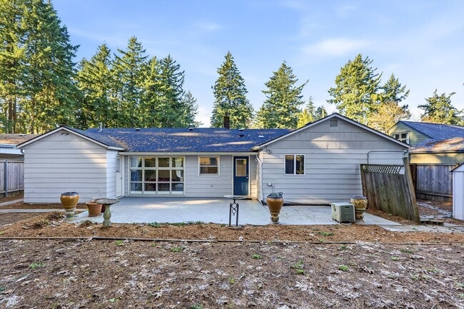 Building Photo - Bright & Comfortable Home with Private Patio and Covered Parking