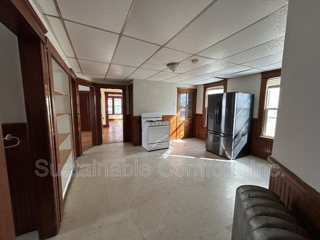 Building Photo - 44 Fairfax Rd