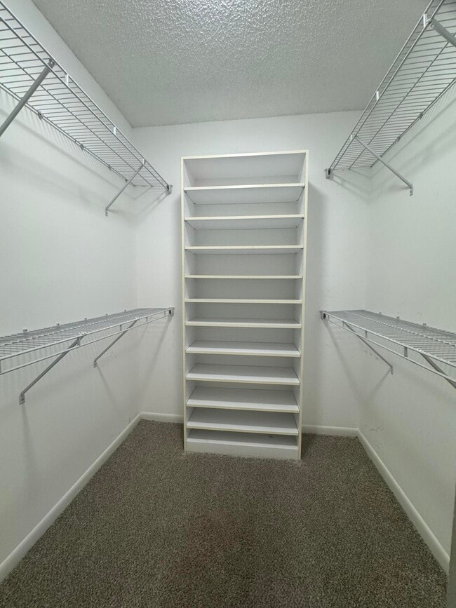 Building Photo - 7281 Amberly Ln