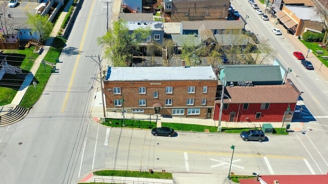 Building Photo - 226 E Illinois St