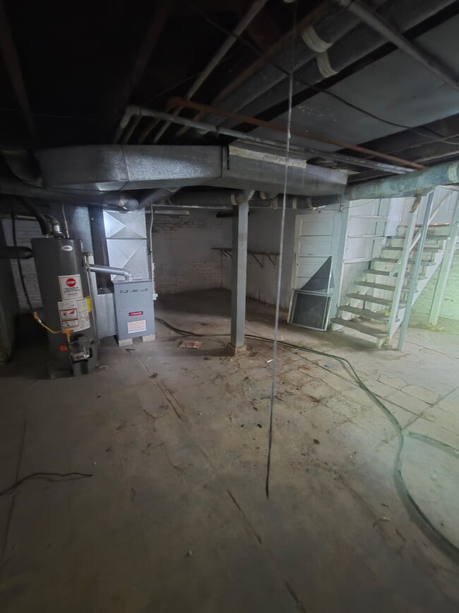 Building Photo - 651 W Wood St