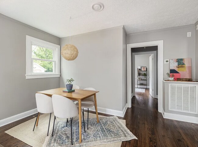 Building Photo - Vintage Charm, Modern Comfort & a Fully Fenced Backyard in Madison