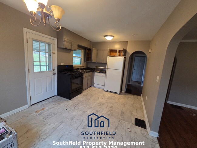 Building Photo - 319 Main Ave