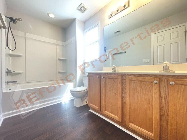Building Photo - Wonderful 4 Bedroom 2.5 Bath, With Fresh P...