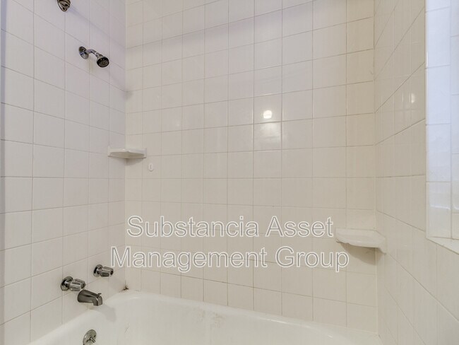 Building Photo - 429 NW 11th St