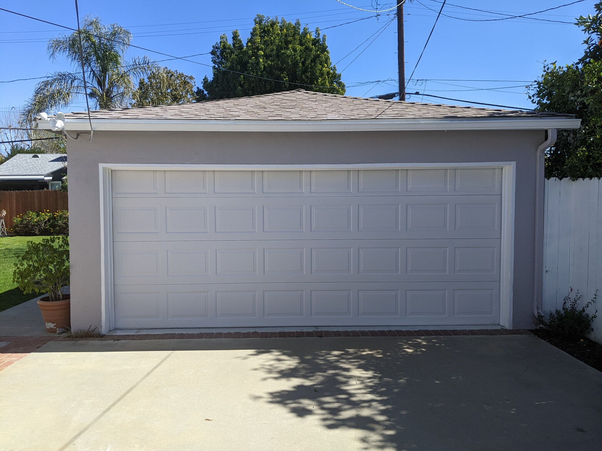 Building Photo - 5636 Cedros Ave