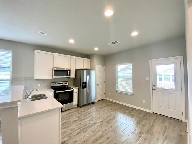 Building Photo - COMING SOON - MID MAY