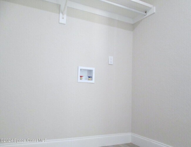 Building Photo - 26 Carmalt St