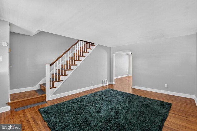 Building Photo - 351 W 22nd St