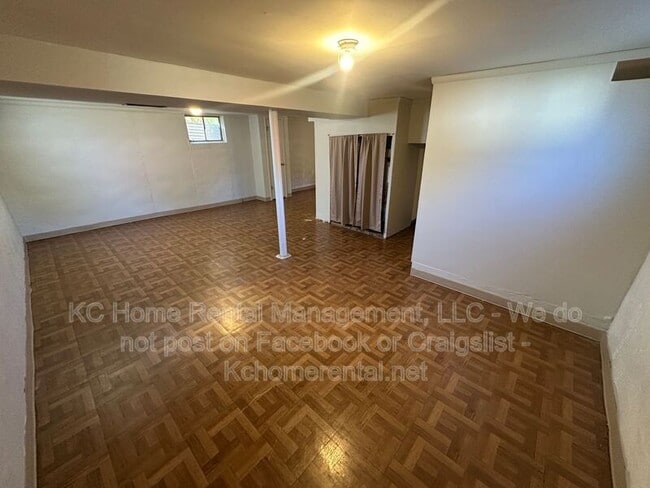 Building Photo - 5216 NE 44th St