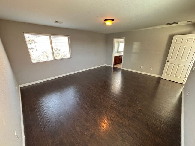 Building Photo - Gorgeous 3Bed/2.5Bath, 2-Story Home located in the Aliante Area- $500 Off Move In Fees