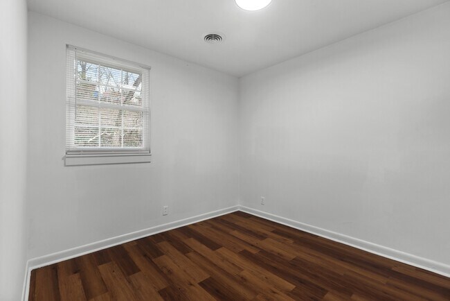 Building Photo - 612 Andrea Ct