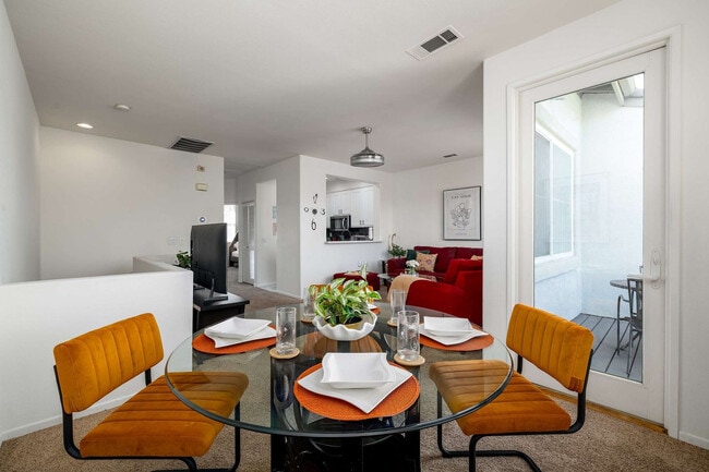 Building Photo - 2983 Paseo Almiar