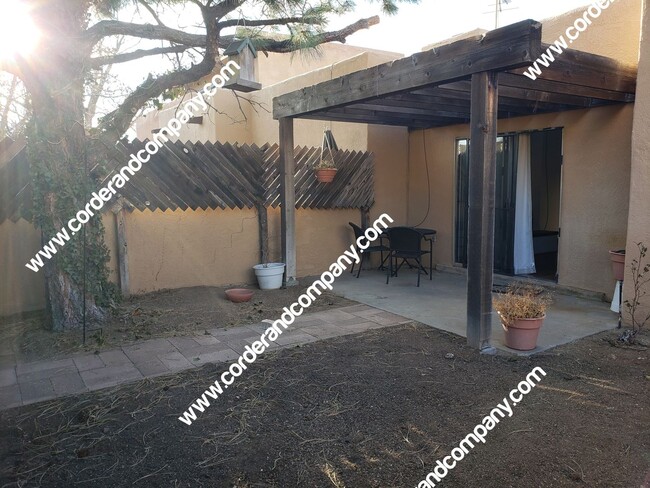 Building Photo - Southwestern 2 Bedroom, 2 Bathroom, 1 Car ...