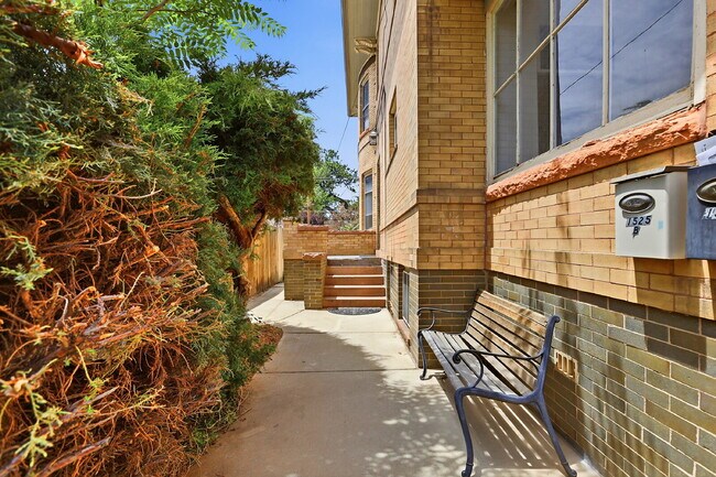 Building Photo - $4,720.95 with $300 off the first month's rent, 5 Beds - 5 Bath, Single Family Home in Denver wit...