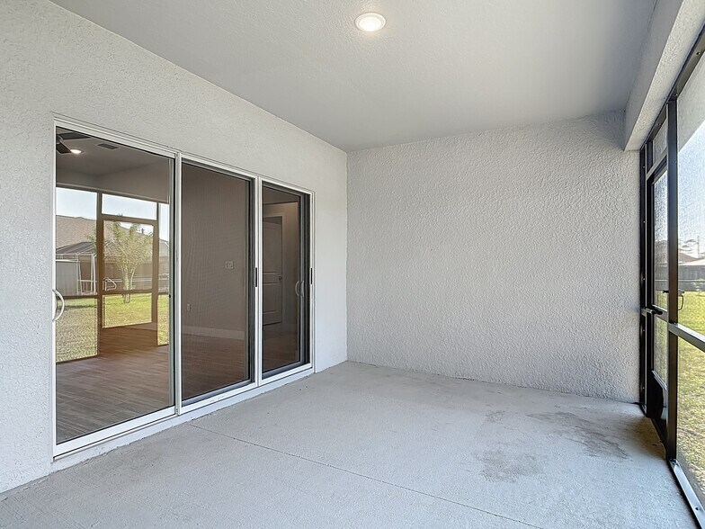 Building Photo - 60 Ballenger Ln