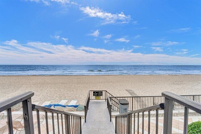 Building Photo - 4280 Galt Ocean Dr