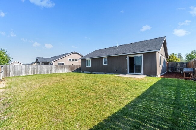 Building Photo - Single Family Home In Airway Heights!!
