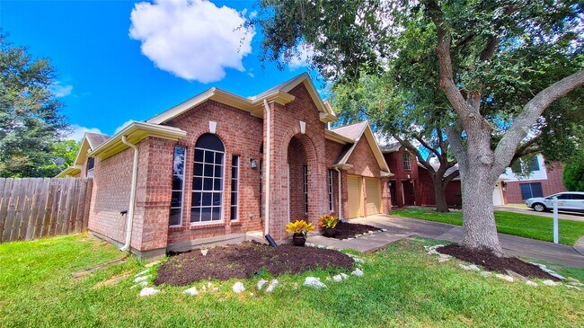 Building Photo - 17122 Canterbury Green Ct