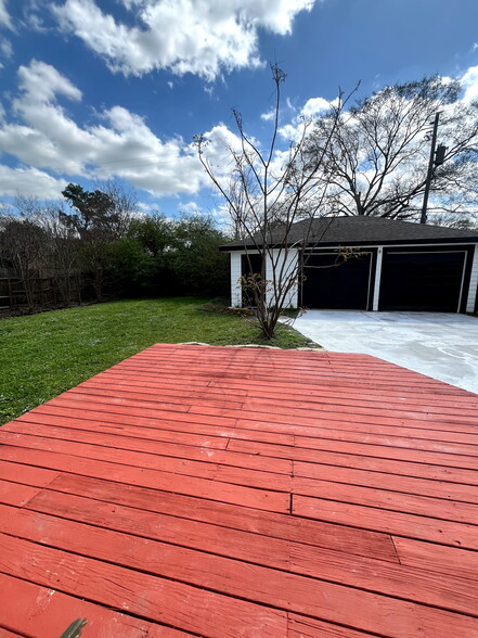 Building Photo - 9613 Westview Dr
