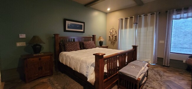 Building Photo - FURNISHED Single Family Home-RATE DISPLAYE...