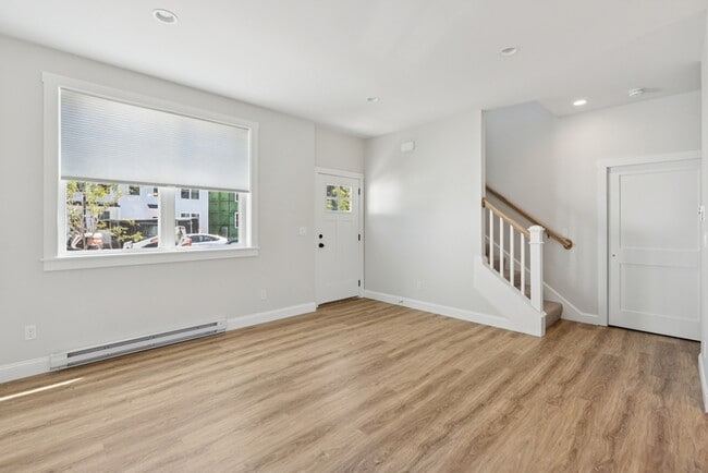 Building Photo - 1 Hoxton Ln