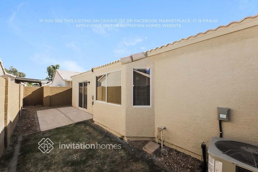 Building Photo - 8520 W Palm Ln